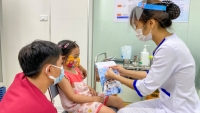 Người dân Quảng Bình được tiêm vắc xin chất lượng, an toàn, giá bình ổn tại tỉnh nhà ngay thời điểm nóng