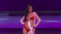 Khánh Vân tự tin trình diễn trang phục áo tắm và đầm dạ hội tại bán kết Miss Universe