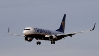 Belarus ép máy bay của hãng Ryanair hạ cánh, bắt nhà báo đối lập