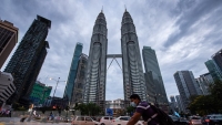 Malaysia ghi nhận số ca mắc mới COVID-19 cao kỷ lục, Mỹ khuyến cáo công dân tránh du lịch