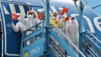 Vietnam Airlines vận chuyển miễn phí nhân lực cùng hành lý đi kèm để phòng chống dịch cho Bắc Ninh, Bắc Giang