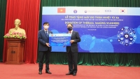 Việt Nam tiếp nhận 40 máy đo thân nhiệt từ xa của Chính phủ Hàn Quốc