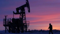 Giá xăng dầu hôm nay 2/6: Dầu Brent vượt ngưỡng 70 USD/thùng