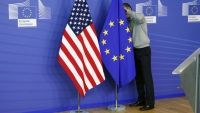 EU và Hoa Kỳ gỡ thuế quan về thép, kêu gọi tìm hiểu về nguồn gốc COVID-19