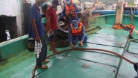 Cảnh sát biển bắt giữ tàu vận chuyển 40.000 lít dầu DO không rõ nguồn gốc