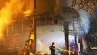 Cháy phòng trà trong đêm, 6 người tử vong