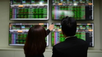 Triển vọng thị trường chứng khoán: Trung hạn sáng sủa, có thể gặp rủi ro trong ngắn hạn