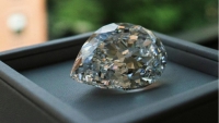 Lần đầu tiên trong lịch sử: Bán đấu giá viên kim cương siêu hiếm bằng tiền ảo