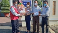 Hội nhà báo tỉnh Phú Yên tặng quà lực lượng phòng, chống dịch Covid-19