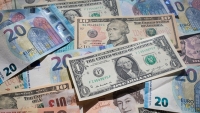 Tỷ giá ngoại tệ hôm nay 2/7: Đồng USD neo ở mức cao nhất 2,5 tháng