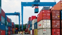 Tháo gỡ khó khăn, duy trì hoạt động sản xuất kinh doanh tại cảng Cát Lái