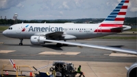 Phi công Mỹ hủy chuyến bay vì 30 học sinh quyết không đeo khẩu trang