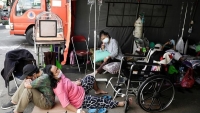 Dịch bệnh COVID-19 tại ASEAN: Bác sĩ Indonesia buộc phải lựa chọn bệnh nhân nào được sống