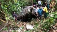 Lai Châu: Phát hiện xe bán tải dưới vực sâu, 2 người tử vong
