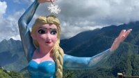 Lào Cai: Xử phạt và vận động tháo dỡ tượng Elsa