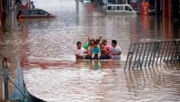 Thượng Hải chống chọi với bão In-fa sau lũ lụt ở miền trung Trung Quốc