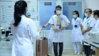 33 nhân viên y tế của Bệnh viện Nội tiết Trung ương đến TP Hồ Chí Minh chống dịch
