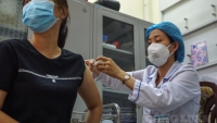 Bắt đầu tiêm vắc xin COVID-19 quy mô lớn cho người dân Thủ đô Hà Nội
