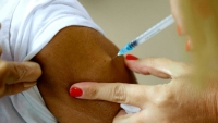 Israel tiêm mũi thứ 3 vắc xin COVID-19 cho người trên 60 tuổi