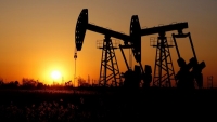 Giá xăng dầu hôm nay 4/8: Lo ngại biến thể Delta, giá dầu giảm gần 1%