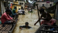 16 người chết, hàng trăm nghìn người phải sơ tán do đại hồng thủy ở Ấn Độ