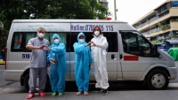 Việt Hương mua xe chở linh cữu tặng nhóm mai táng từ thiện
