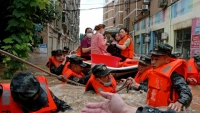 Trung Quốc ra “cảnh báo đỏ” về mưa khi số người chết vì lũ lụt lên tới 21 người