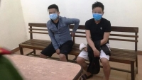Đà Nẵng: Hai thanh niên đi hút thuốc, “hóng gió” bất chấp lệnh giãn cách