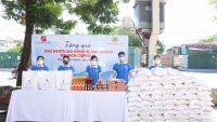 Dược phẩm Tâm Bình hỗ trợ người dân gặp khó khăn do Covid-19 tại phường Ngọc Khánh