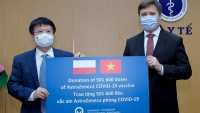 Đại sứ Ba Lan bàn giao cho Bộ Y tế hơn 500.000 liều vaccine AstraZeneca