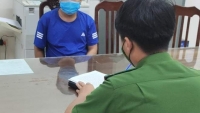 Hà Nội: To tiếng tại chốt kiểm dịch, nam thanh niên lại dùng dao đâm công an tại UBND xã