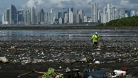 Phí dọn dẹp nhựa ô nhiễm năm 2019 ước tính tới 3,7 nghìn tỷ USD, cao hơn GDP của Ấn Độ