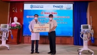 THACO trao tặng máy thở cho Bệnh viện Đa khoa Đồng Nai và 2 triệu kit test nhanh Covid cho nhiều địa phương