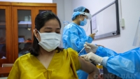 Hà Nội: Tiêm vắc xin COVID-19 cho hơn 1.000 sản phụ trên 13 tuần