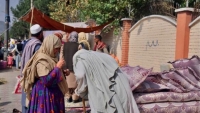 Dân Afghanistan bán đồ đạc trong nhà vì khan hiếm tiền mặt, khủng hoảng rình rập