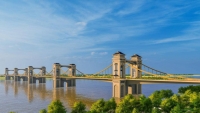 Cầu Trần Hưng Đạo vượt sông Hồng mang phong cách kiến trúc cổ điển xứ Đông Dương