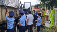 Nghệ An: Phát hiện xe tải vận chuyển 71kg pháo nổ trái phép