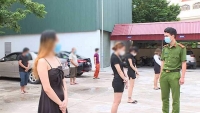 Hưng Yên: 14 nam thanh niên tụ tập trong quán karaoke giữa mùa dịch bị phạt nặng