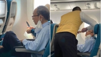 Hết hồn hình ảnh hành khách mang dao lên máy bay