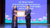Trao Huân chương Độc lập hạng Ba và Quyết định nghỉ hưu cho Thứ trưởng, Phó Chủ nhiệm UBDT Hoàng Thị Hạnh