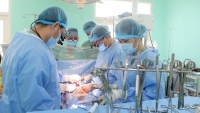 Thủ tướng Chính phủ tri ân gia đình người hiến tạng, khen tập thể y bác sĩ ghép tạng cứu sống 7 người