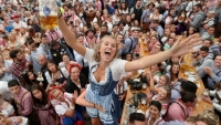 Lễ hội bia lớn nhất ở Đức có thể bị hoãn vì dịch Covid-19
