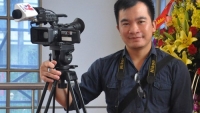 Đồng nghiệp mong đợi tin lành về phóng viên Đinh Hữu Dư