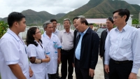 Thủ tướng kiểm tra việc khắc phục thiệt hại do bão Damrey tại Khánh Hòa 