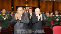 Tổng Bí thư, Chủ tịch nước Lào gặp gỡ cựu quân tình nguyện Việt Nam