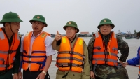 Phó Thủ tướng Trịnh Đình Dũng kiểm tra công tác ứng phó bão số 16 