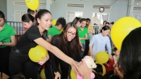 Hành trình từ thiện của thí sinh Hoa hậu Hoàn vũ tại Bảo Lộc