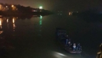Yên Bái: Lùi ô tô rơi xuống sông, hai cán bộ bệnh viện tử vong