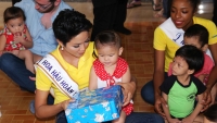 Các người đẹp Hoa hậu Hoàn vũ Việt Nam đi từ thiện sau đăng quang