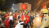 Thừa Thiên Huế: Hàng ngàn cổ động viên đổ ra đường ăn mừng sau khi U23 Việt Nam lọt vào chung kết